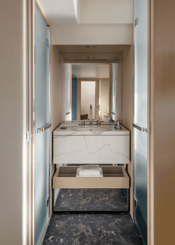 68 Flybridge 4_Low res