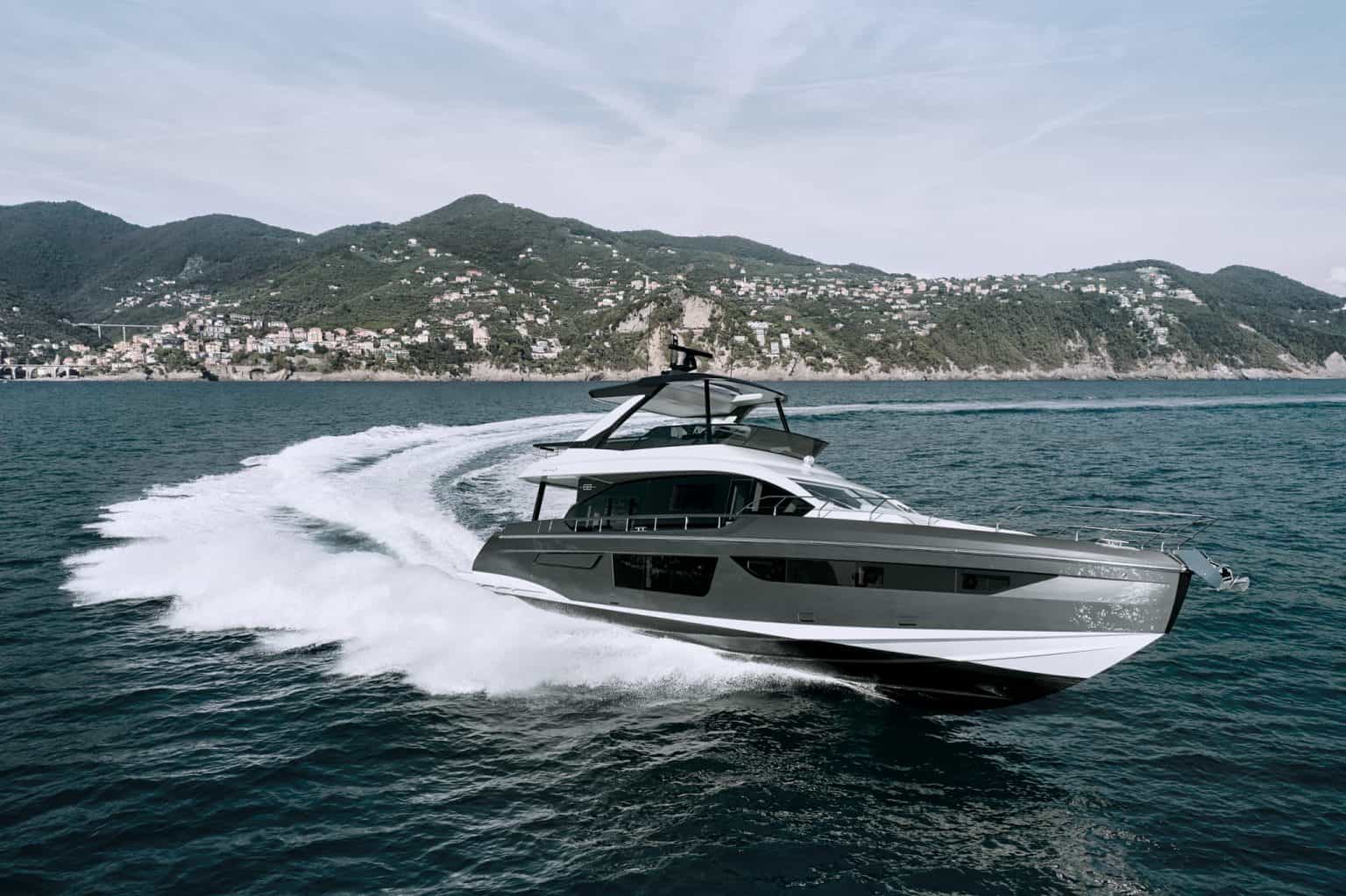 Azimut Fly 68 - flybridge, 68 foot yacht | Azimut Yachts