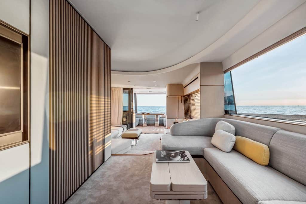 Azimut-Fly68 Salon 7