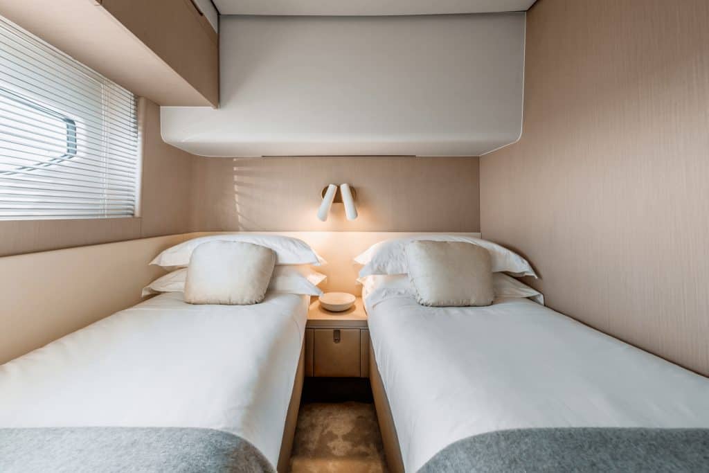 Azimut-Fly68 StarboardSide Guest Cabin