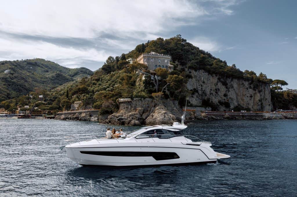 Azimut-Atlantis45 Exterior View 1_Mid res
