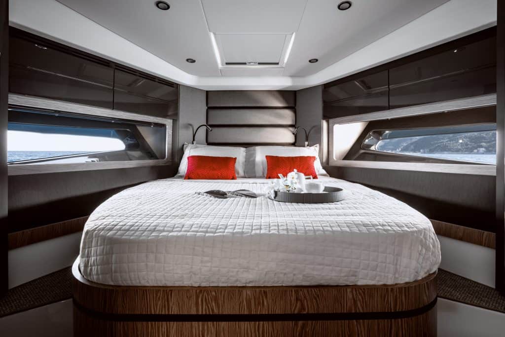 Azimut-A45 Master Cabin_Mid res