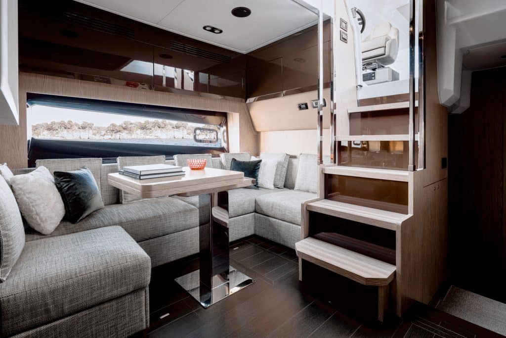 Azimut-A51 Dinette 1_Mid res