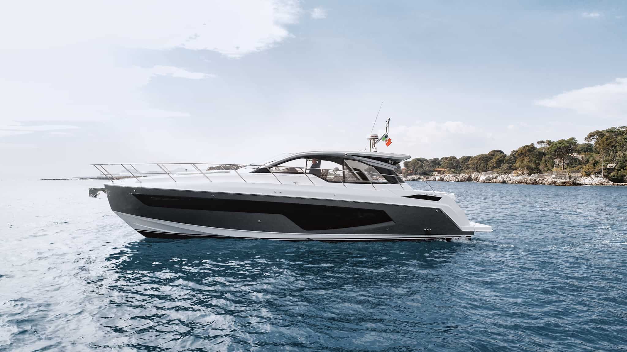 Azimut Atlantis 51 - 51 foot yacht | Azimut Yachts