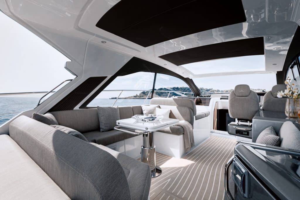Azimut-A51 Maindeck 1_Mid res