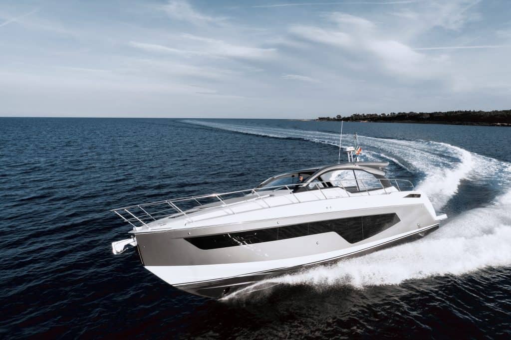 Azimut-A51 Running 1_Mid res