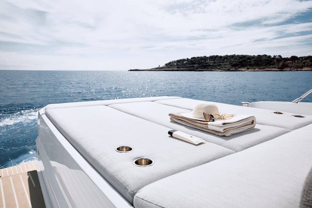 Azimut-A51 Sunpad Area 2_Mid res