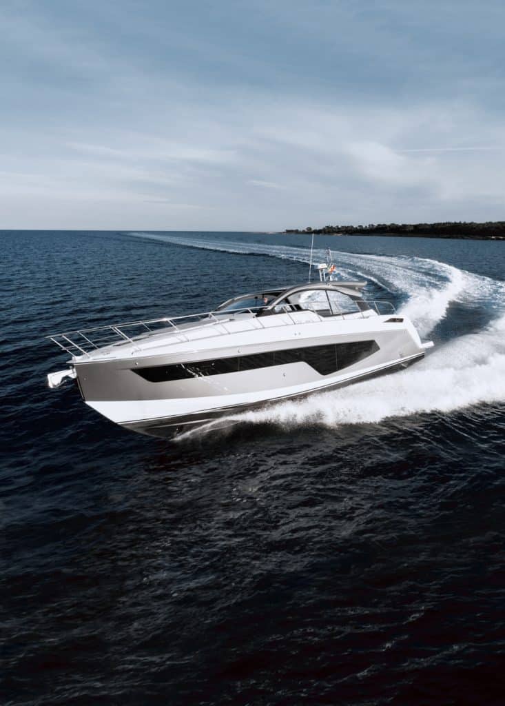 Azimut-Atlantis51 Running 1 Vertical