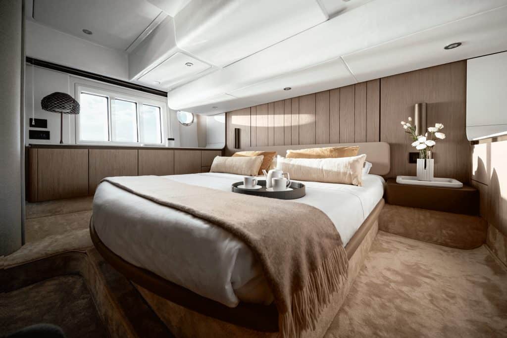 Azimut-Fly50 Owner Cabin 1