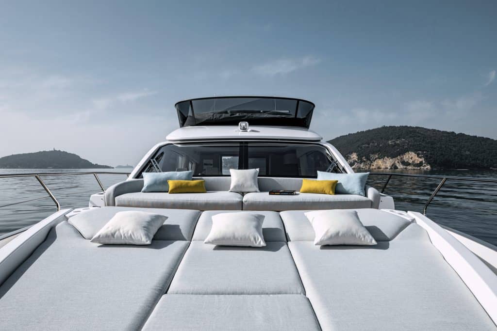 Azimut-Fly53 Front View