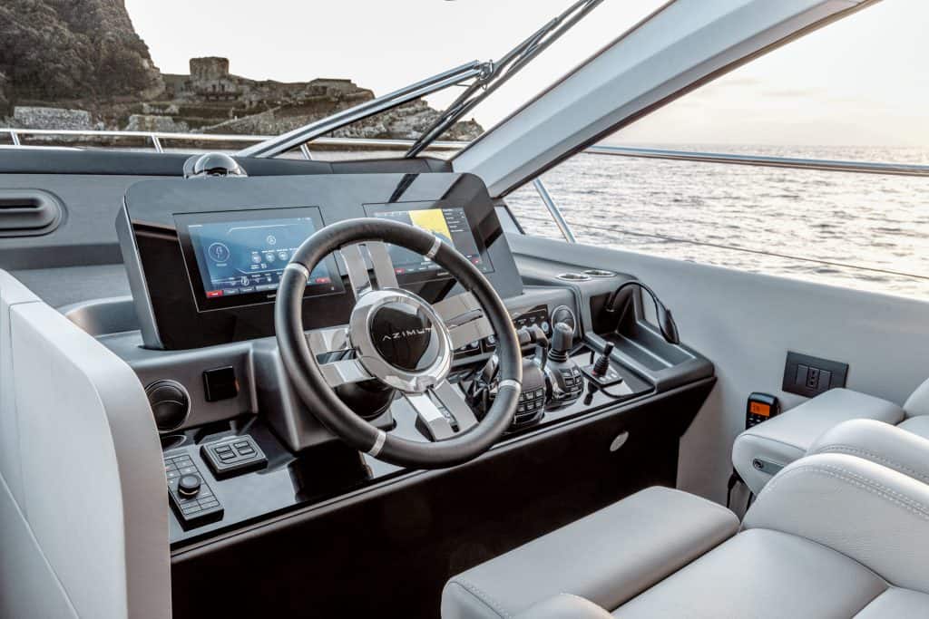 Azimut-Fly53 Internal Wheelhouse