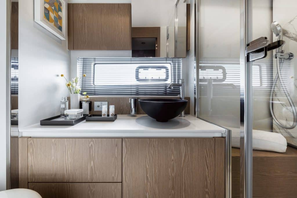 Azimut-Fly53 Owner Head