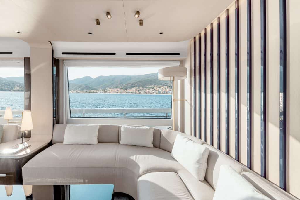 Azimut-Fly78 Salon 8