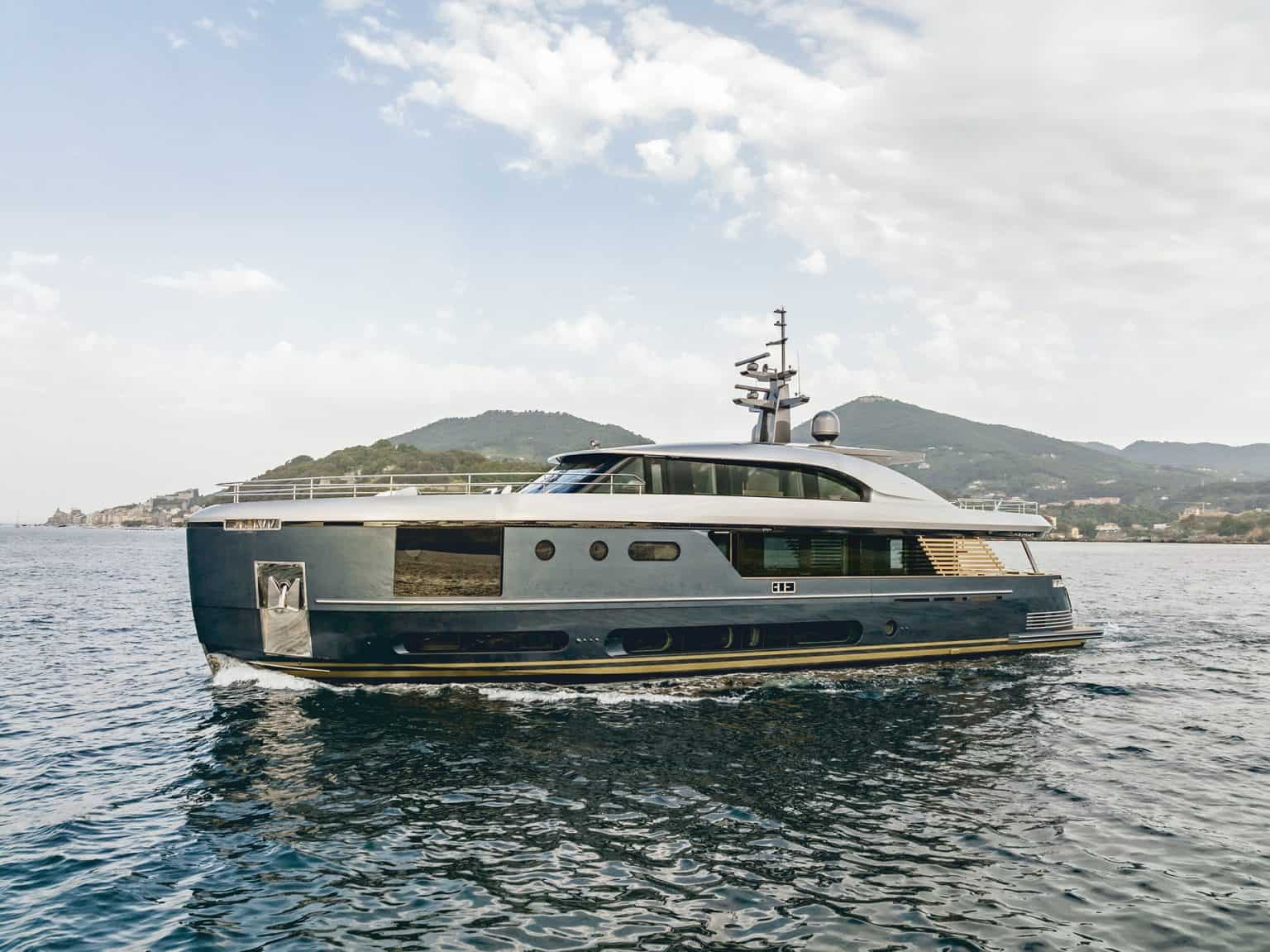 yacht magellano 30 metri prezzo