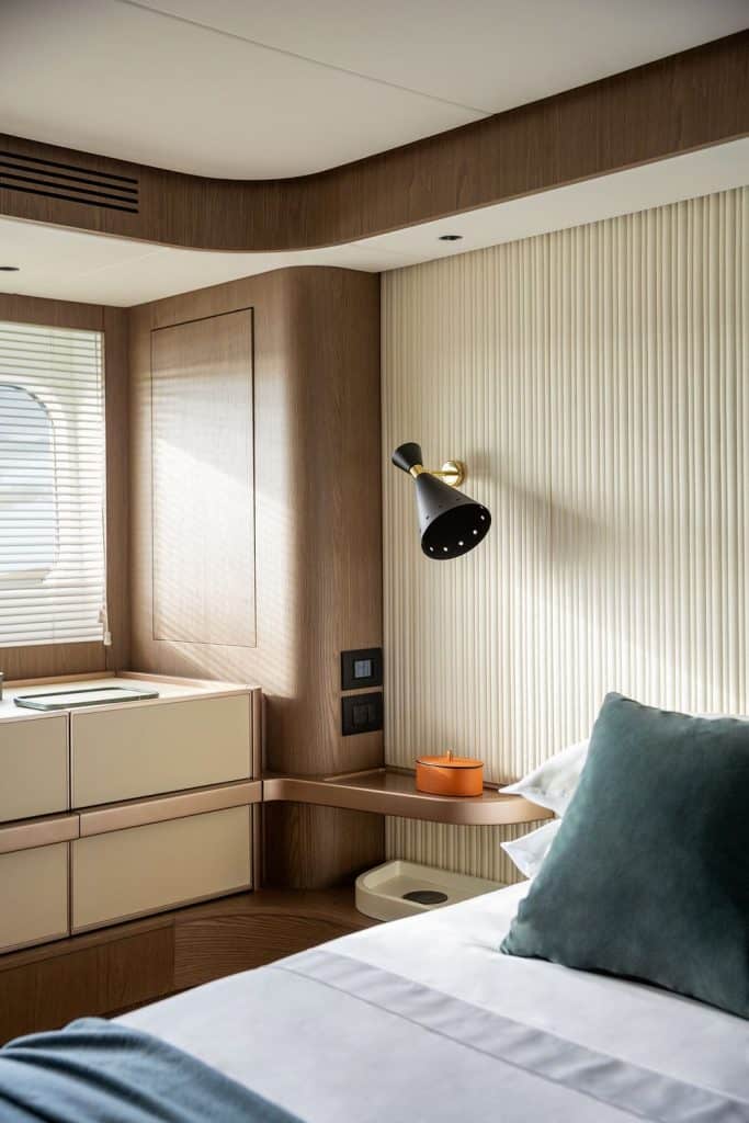 Azimut-Magellano66 Owner Suite Detail 2_risultato