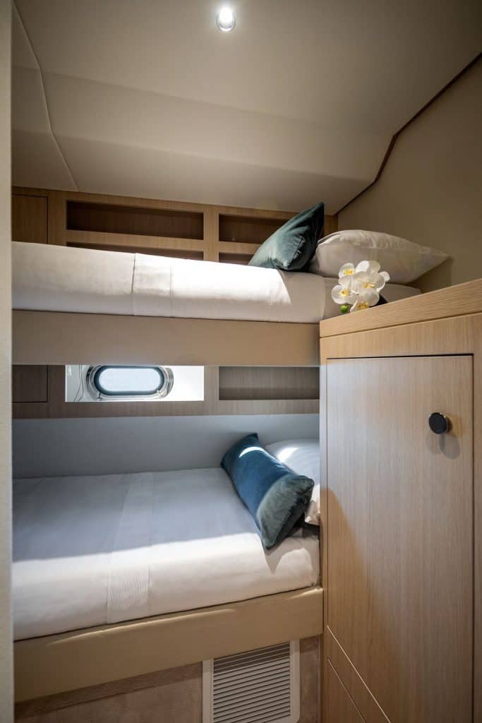 Azimut-Magellano66 Portside Guest Cabin_risultato