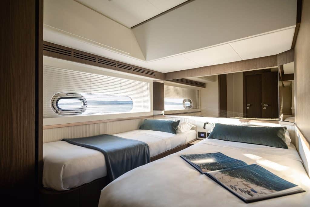 Azimut-Magellano66 Starboard Side Guest Cabin