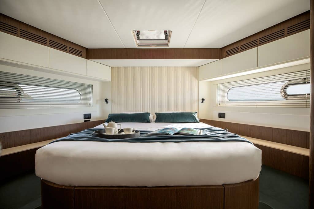 Azimut-Magellano66 VIP Cabin 1