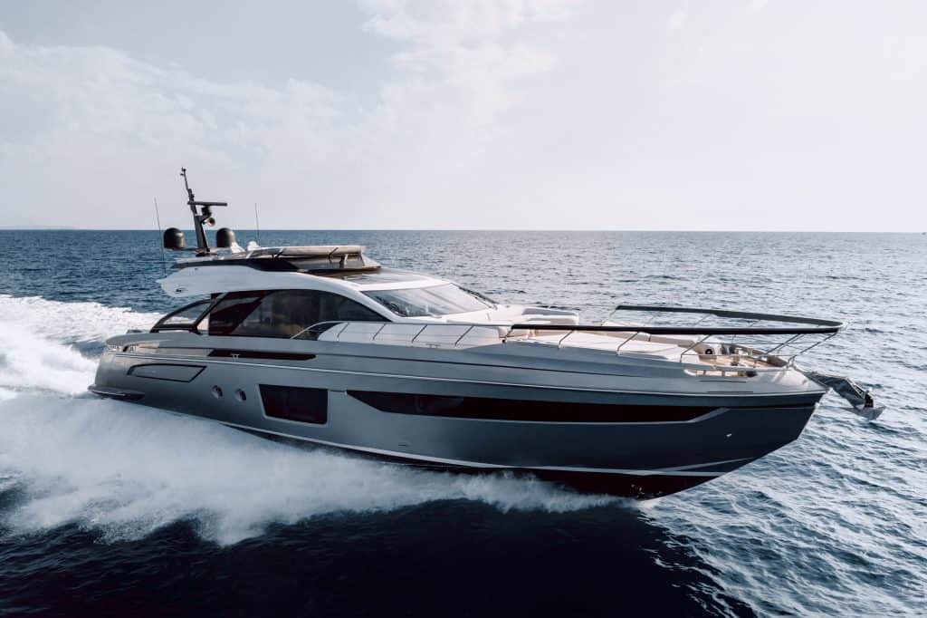 Azimut-S8 Running 1