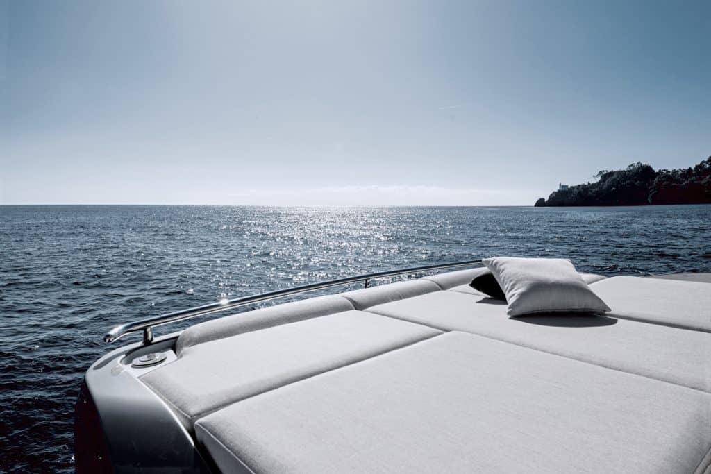 Azimut-S8 Stern Sunpad Area 1
