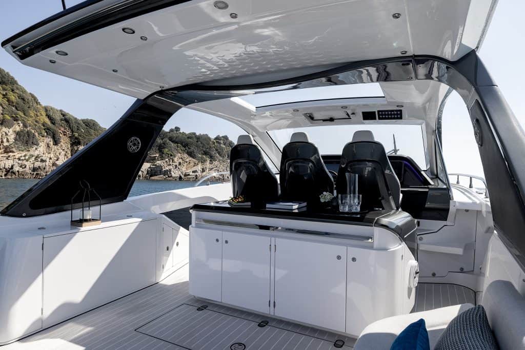 Azimut-Verve 42 Cockpit Bar 3