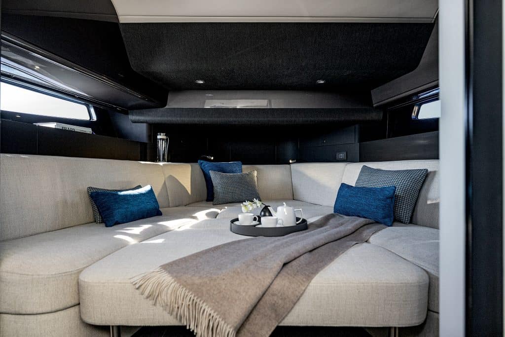 Azimut-Verve42 vr desktop