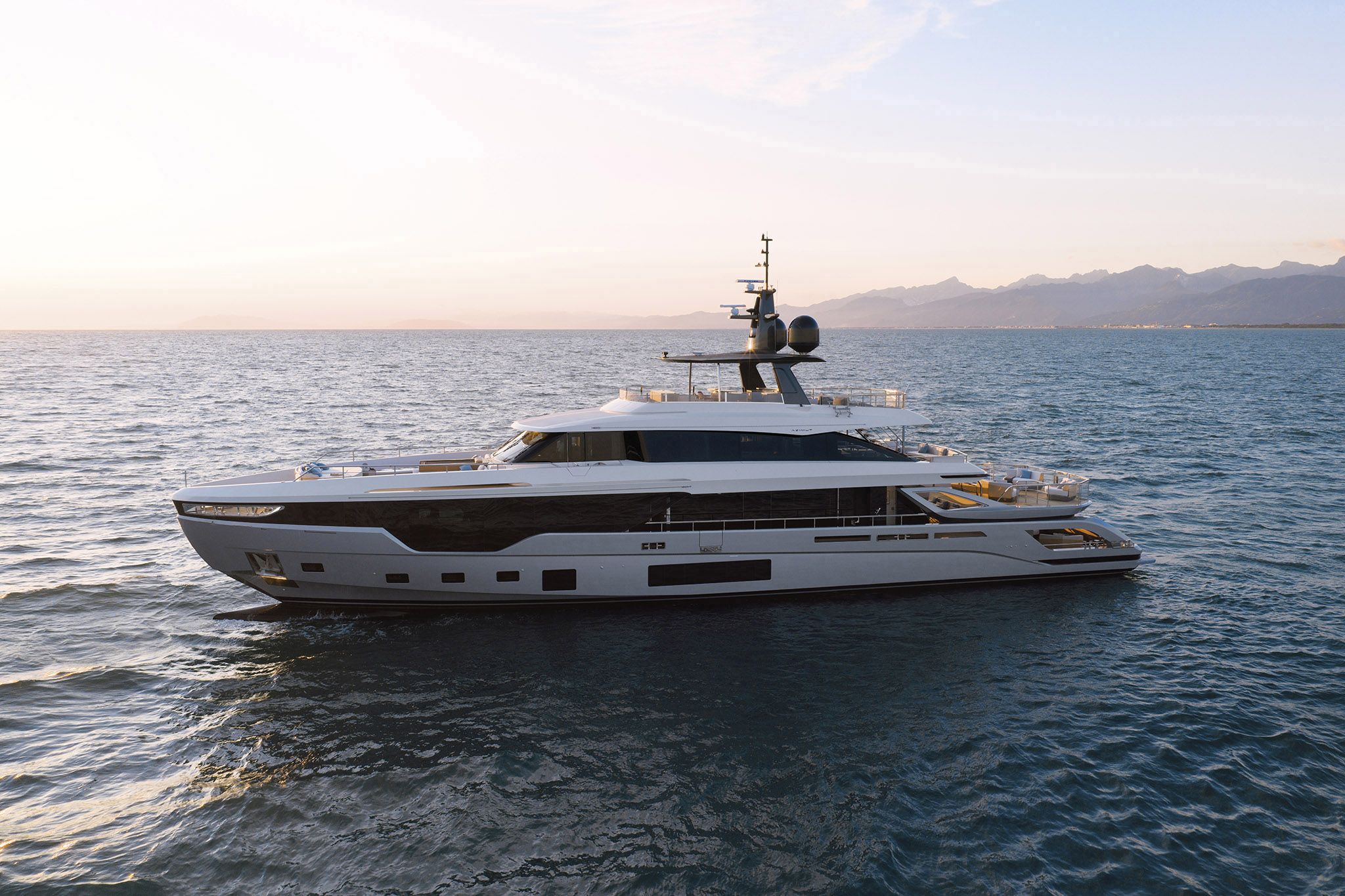 Azimut Grande Trideck