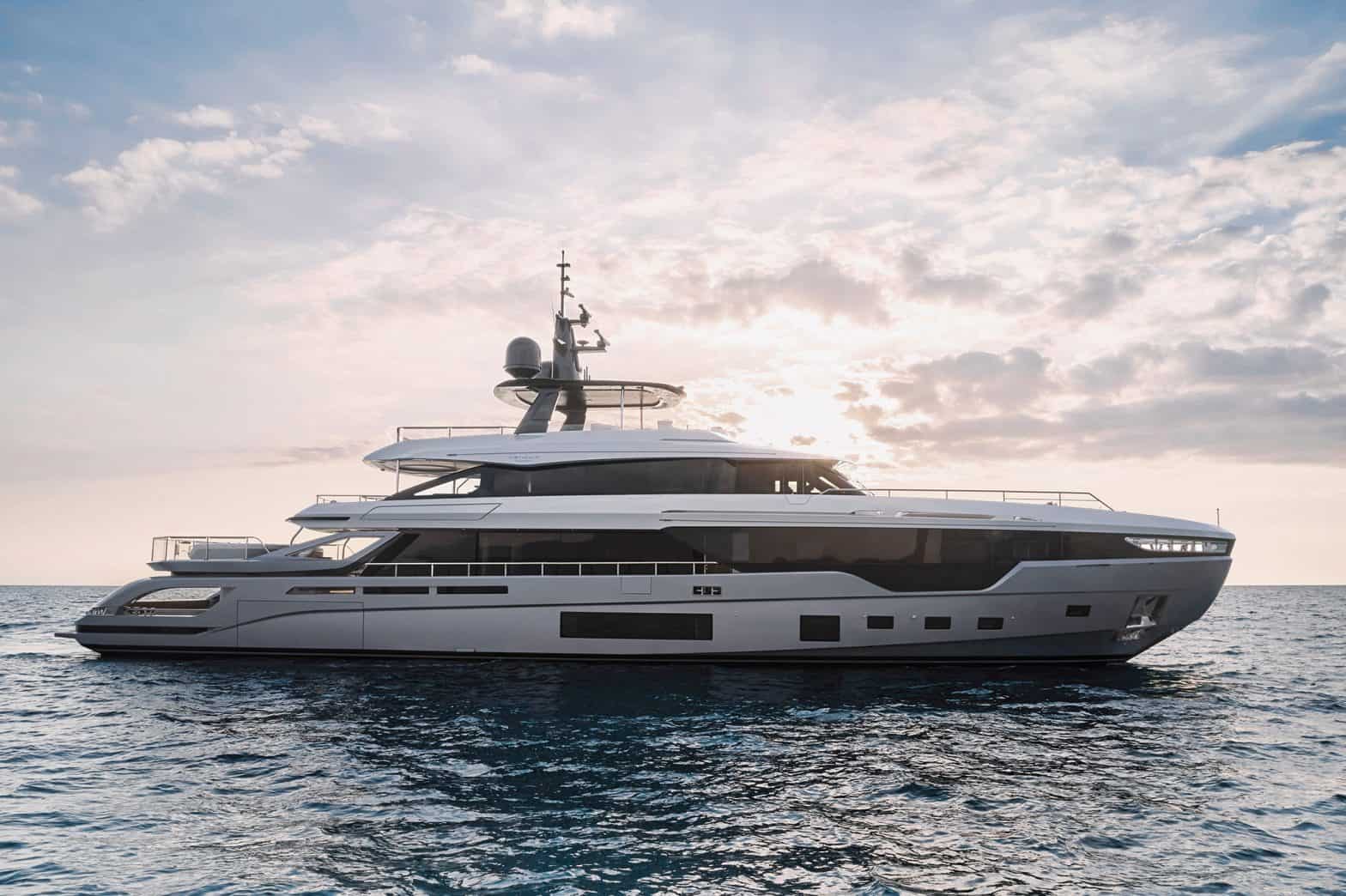 125 foot yacht cost