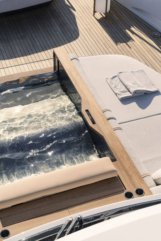 Trideck Fore Lounge Area Detail