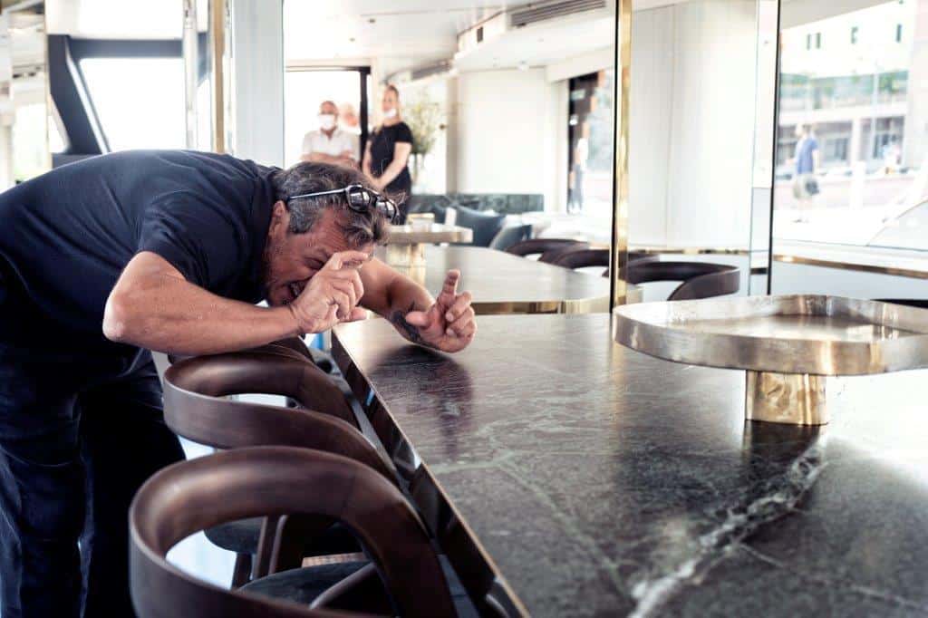 481_20200907121346_the_he(art)_backstage_director_gabriele_muccino_on_set_–_credits_guido_morozzi