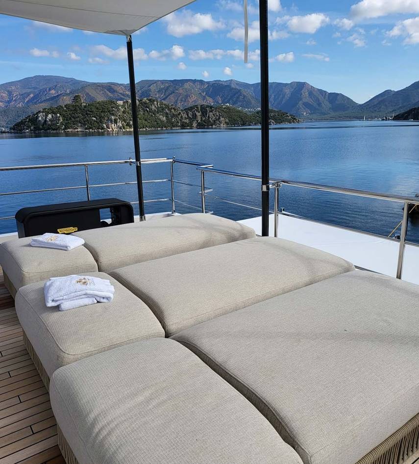 35m 2020 sundeck