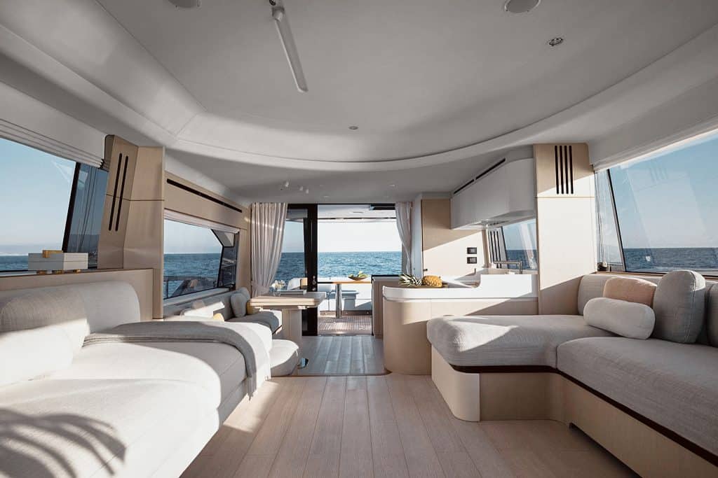 Fly 68 Aft Galley – Salon