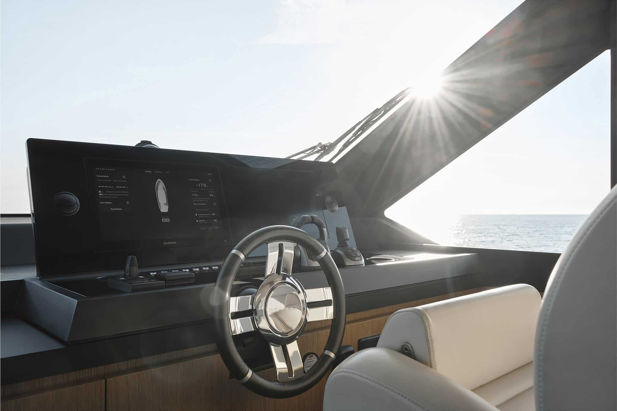 SD7 Helm Station Details 7