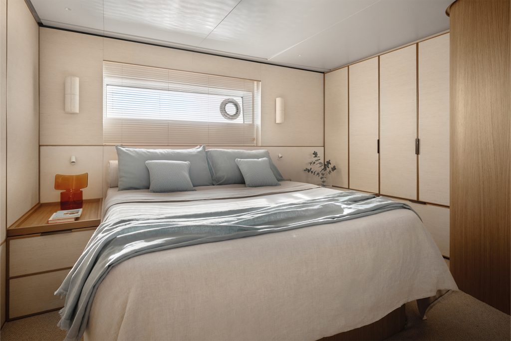 SEADECK_7_IMAGE__0016_SD7 Owner_s Cabin 2