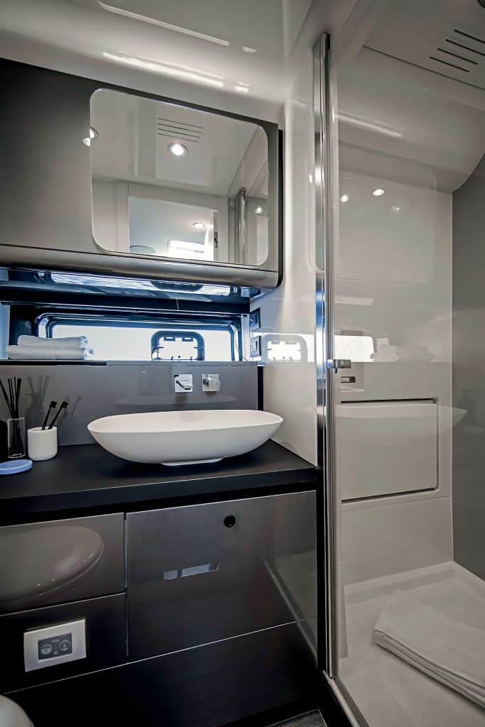 Azimut Verve 48_Head 1