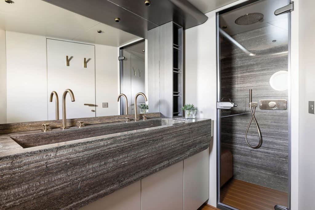 AZIMUT MAGELLANO 30M 2024  Port Side VIP Head