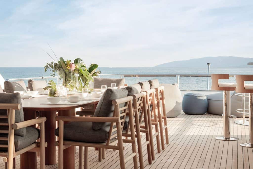 AZIMUT MAGELLANO 30M 2024 Upperdeck 2