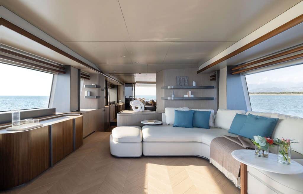 AZIMUT MAGELLANO 30M 2024 Upperdeck Lounge 1_Low Res