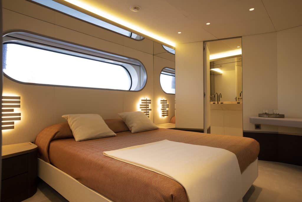 AZIMUT MAGELLANO 30M_Hull 18739