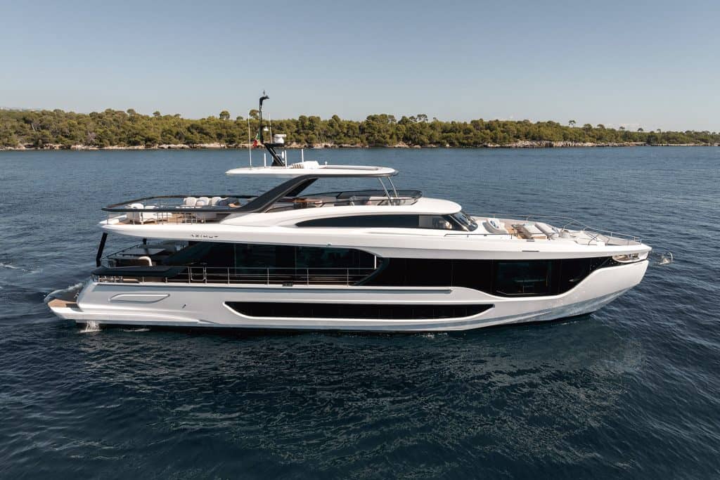 Azimut Grande 26M_Profile