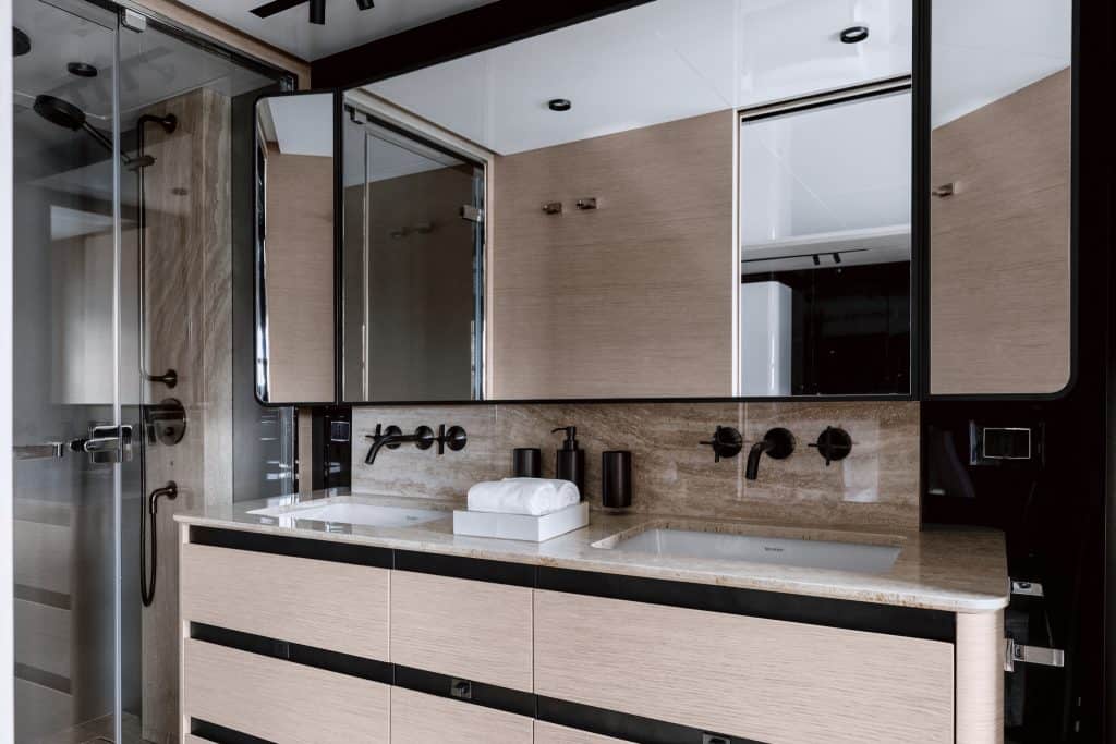 S10 Owner Suite Head