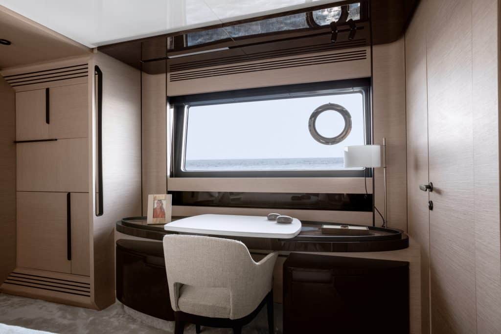 S10 Owner Suite Vanity Corner