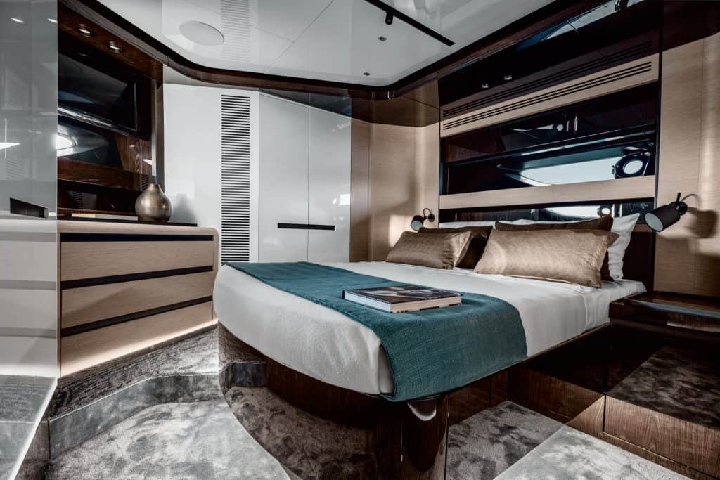 S10 VIP Cabin