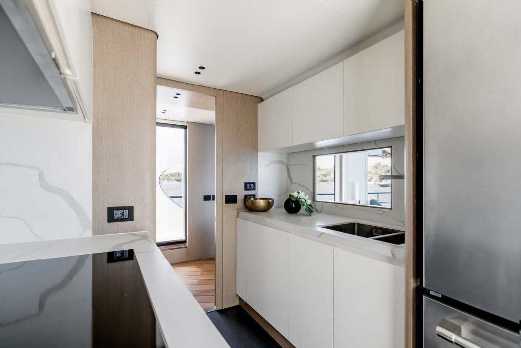 AZIMUT GRANDE 26M EN BF(1)[14]_Page_09_Image_0002