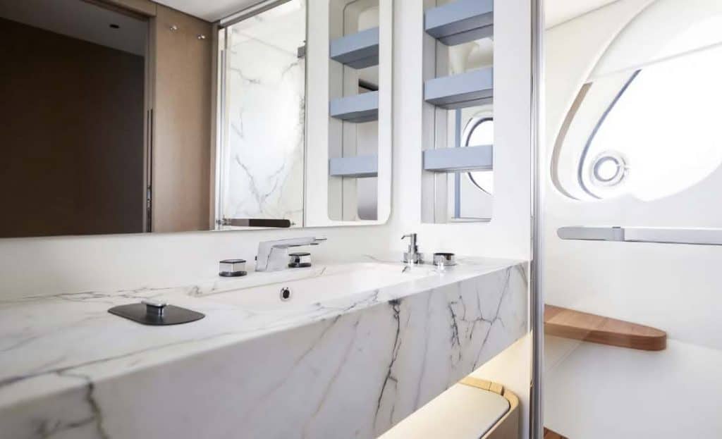 AZIMUT GRANDE 26M EN BF(1)[14]_Page_10_Image_0003