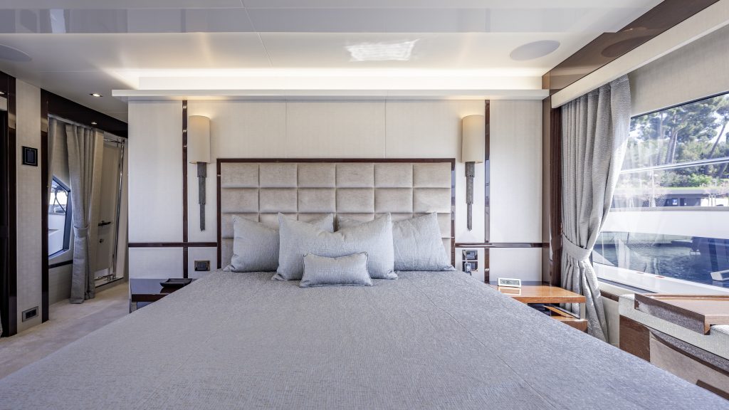 Azimut-Listing-on-YachtWay-44