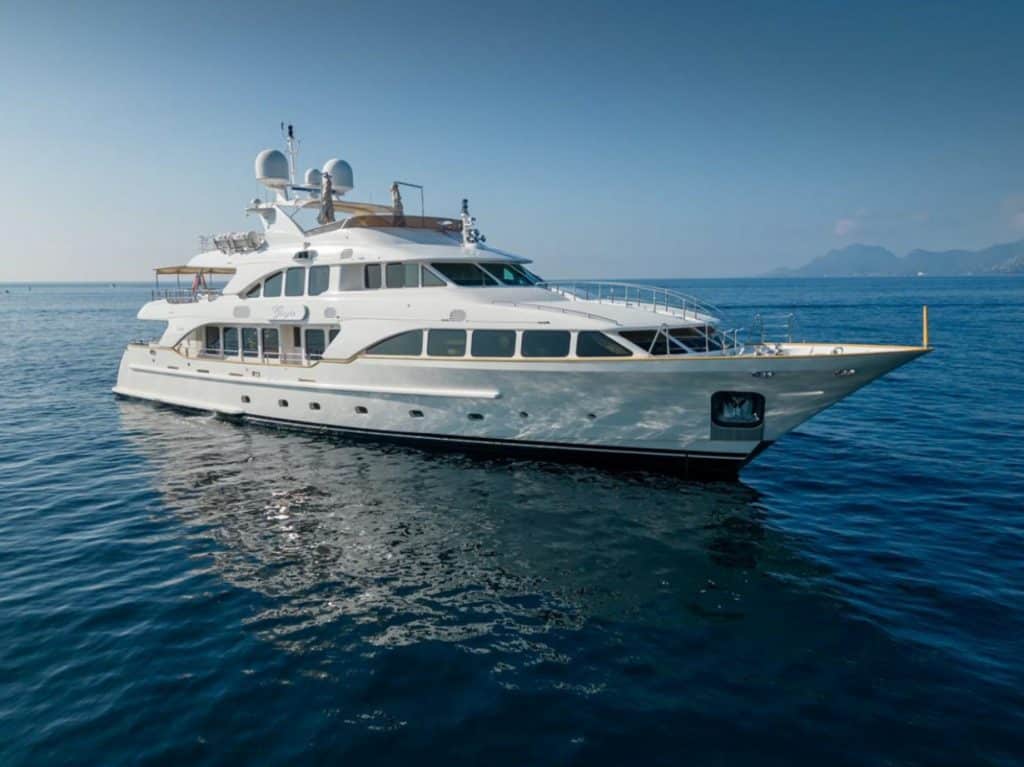 Benetti Classic 120_200878