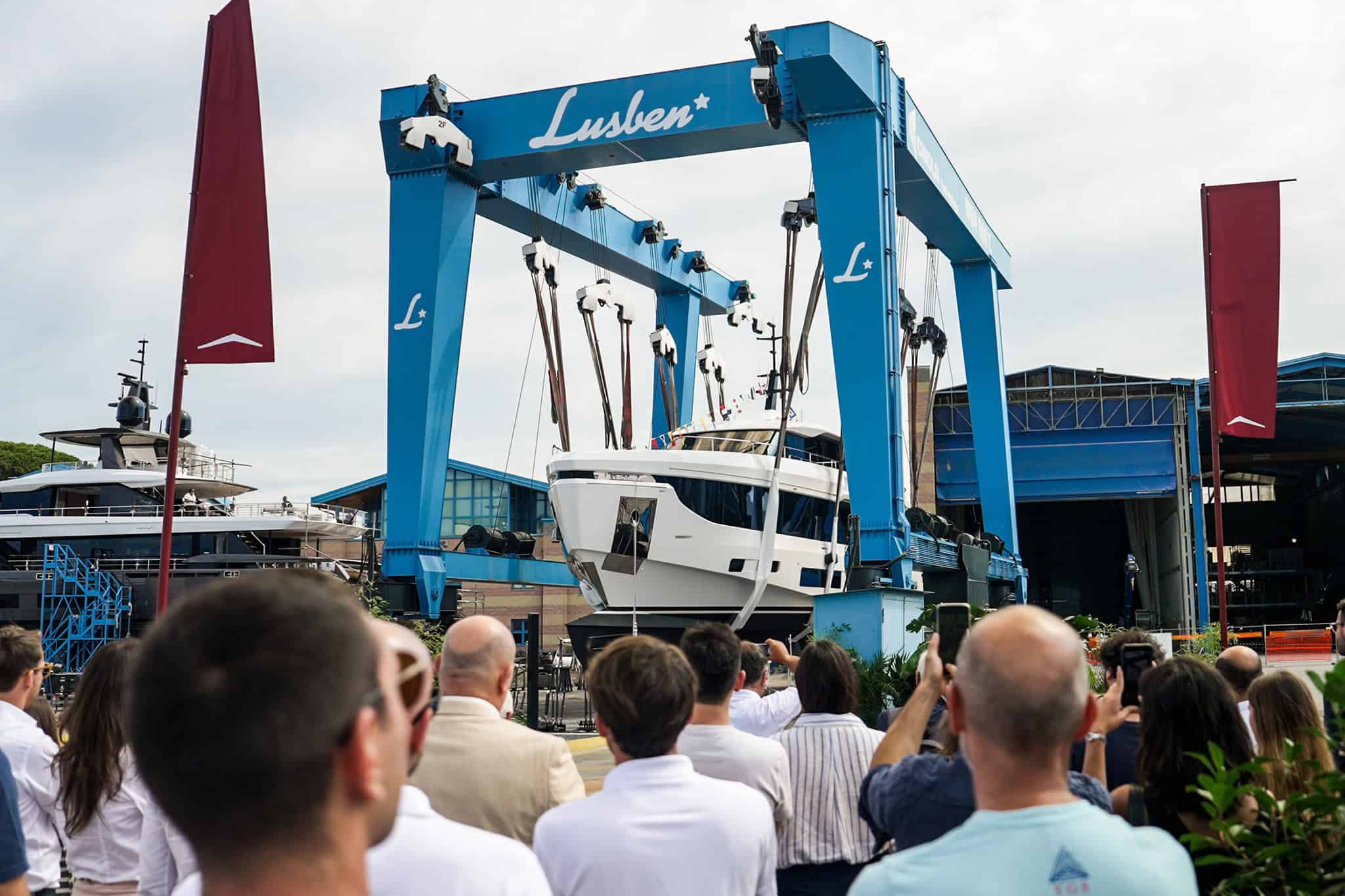 Launch Azimut Grande 30M | Azimut Yachts