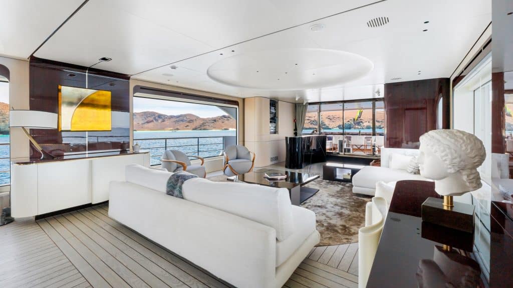 07 Sol Yacht – Maindeck