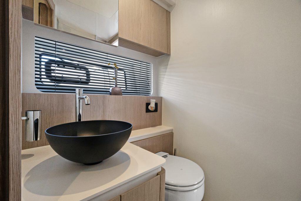 10_accutour_01 2525-marina-bay-dr-w-11-103-009